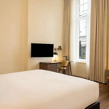 Doubletree By Hilton Sittard Hotel Exterior foto
